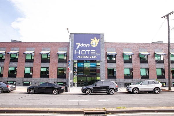 7 Days Hotel image 2