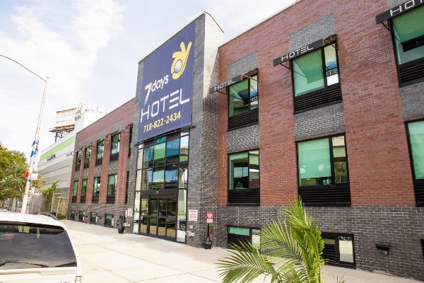 7 Days Hotel image 3